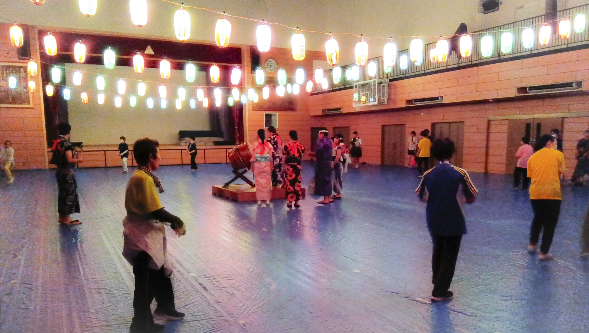 【葛飾区】東新小岩7丁目町会の盆踊りに参加しました！<br>新しくなった体育館で夏のひとときを満喫